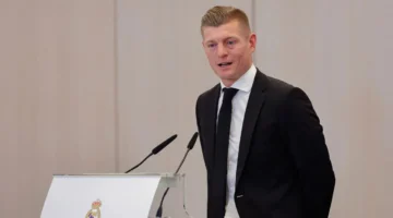 سؤال منطقي.. توني كروس يرد على انتقادات أوبي ميكيل المستمرة لنادي ريال مدريد